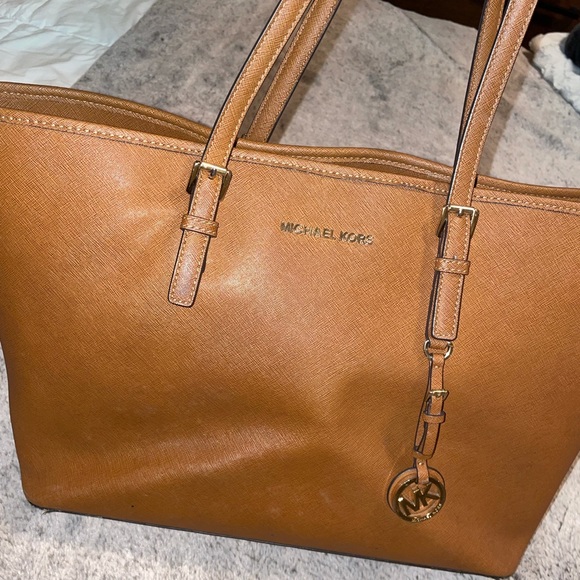 Michael Kors Handbags - Tan Michael Kors Jet Set Tote Bag